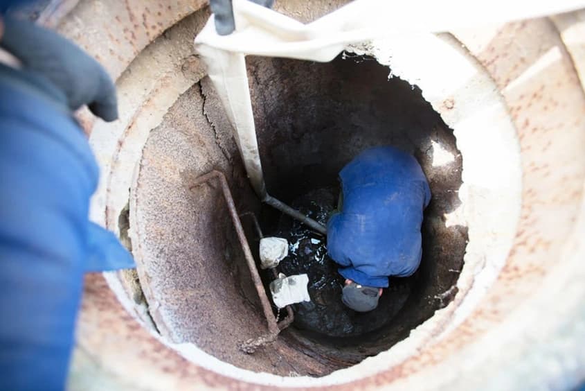 CÓMO DESATASCAR UNA TUBERÍA